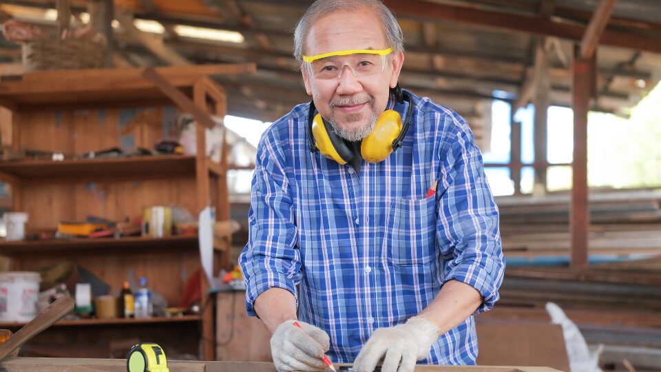 労働力人口の3分の1を55歳以上の人が占めています。これからも元気に働き続けるためには?