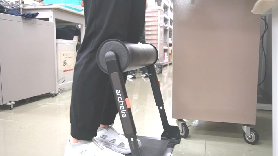 スタビハーフ導入事例 神奈川県横浜市 横浜市立脳卒中・神経脊椎センター 薬剤部 | 薬剤師の負担軽減に立ち椅子「スタビハーフ」