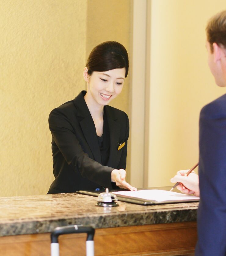 ホテル従業員1 腰痛はホテル従業員の職業病!?