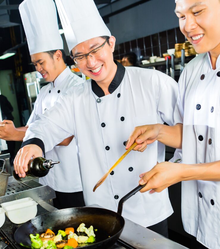 ホテル従業員2 腰痛はホテル従業員の職業病!?